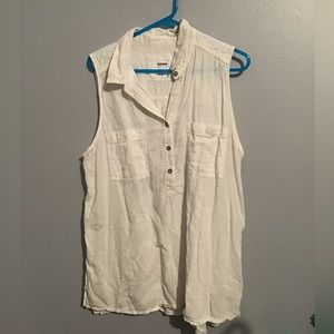 Women’s sleeveless collared blouse